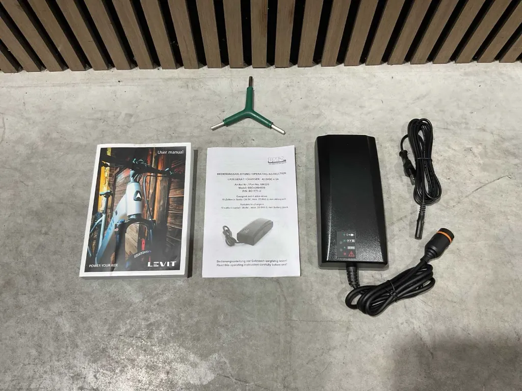 992da75c-be05-402f-8db2-060cec35261d.webp