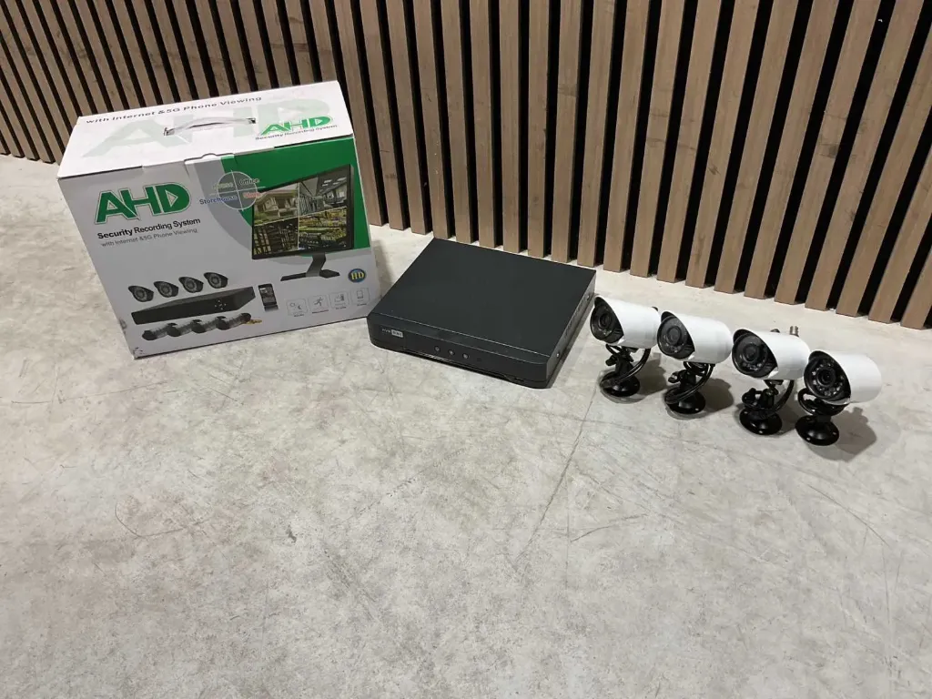 [00816] Beveiligingscamera | Security Recording System With internet & 5G phone viewing | 4 camera's | AHD