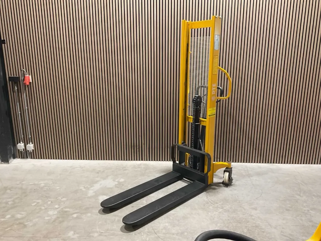 Hydraulische stapelaar 1,6 meter | WMS1000-1600-5858 | Geel | RTE