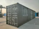 Zeecontainer met 2 Ramen en 1 minideur | 40ft High Cube | Zwart | Rhino-Cross-Containers