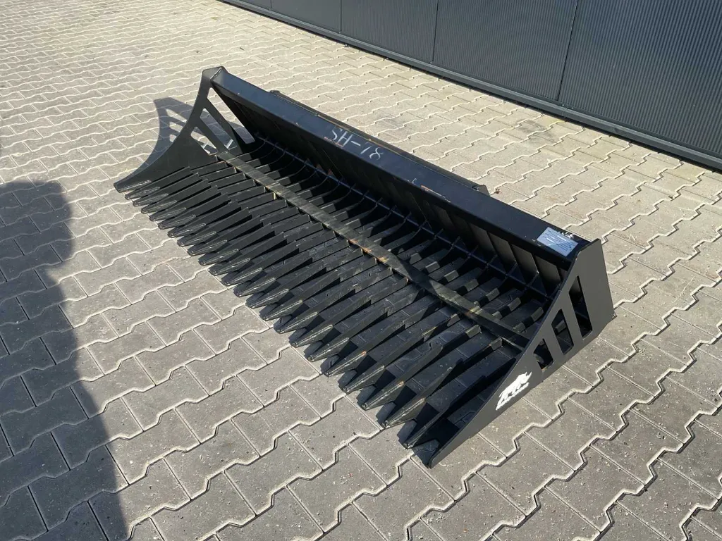 Schranklader Rock Bucket | SH-78 | Rhino-cross-attachment
